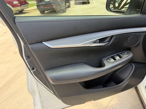 Used 2022 INFINITI QX50 Luxe FWD image 12