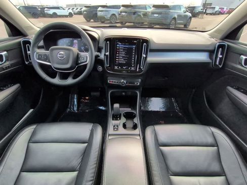Used 2022 Volvo XC40 T5 Momentum AWD/4WD image 15