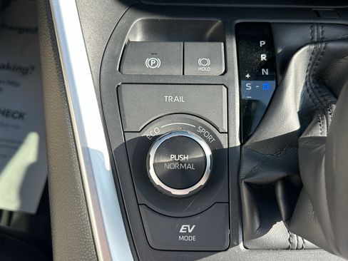 Used 2024 Toyota RAV4 XLE w/ Convenience Package AWD/4WD image 32
