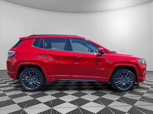 Used 2024 Jeep Compass Limited AWD/4WD image 31