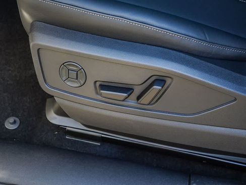 Used 2025 Audi Q5 Premium Plus w/ Premium Plus AWD/4WD image 24