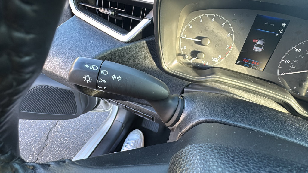 Used 2025 Toyota Corolla SE FWD image 17