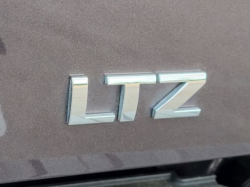 Used 2015 Chevrolet Silverado 1500 LTZ w/ LTZ Plus Package AWD/4WD image 13