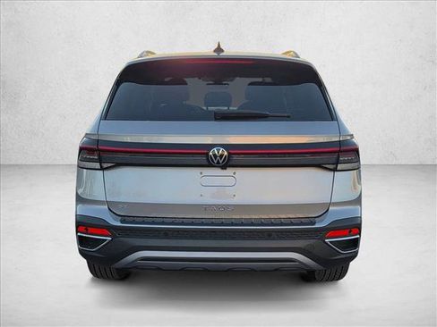 New 2026 Volkswagen Taos SE FWD image 8