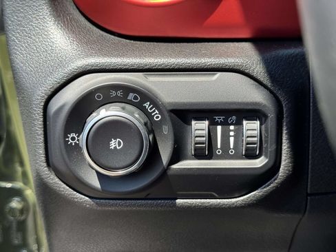 Used 2022 Jeep Wrangler Unlimited Rubicon w/ LED Lighting Group AWD/4WD image 21