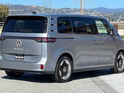 New 2025 Volkswagen ID. Buzz Pro S