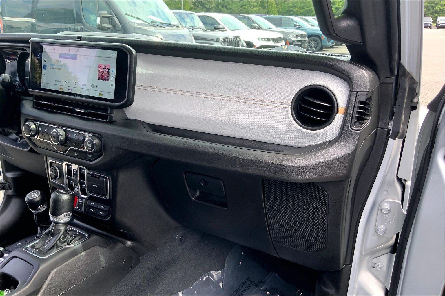 Certified 2024 Jeep Wrangler Unlimited AWD/4WD image 18