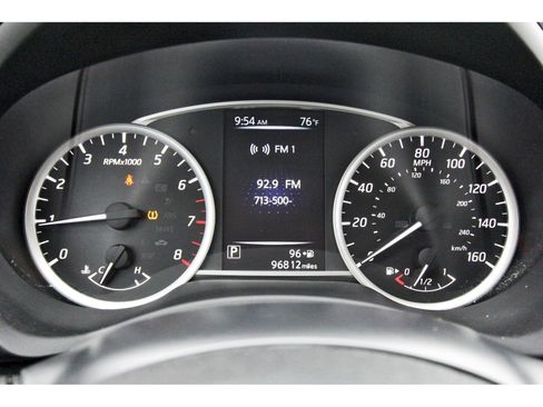 Used 2016 Nissan Sentra SV FWD image 16