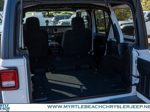 Used 2018 Jeep Wrangler Unlimited Sport S image 31