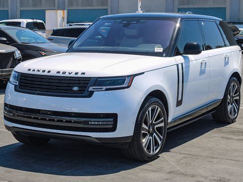 Used 2023 Land Rover Range Rover SE AWD/4WD image 3