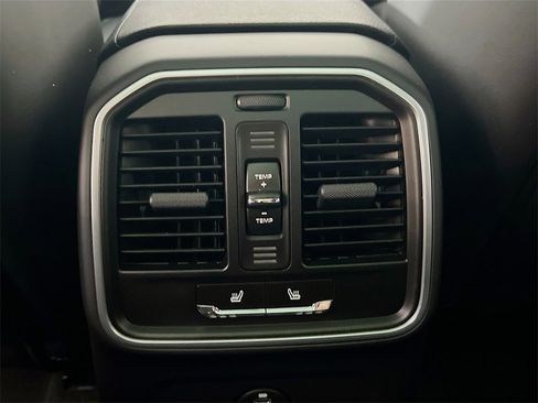 New 2026 Porsche Macan image 27