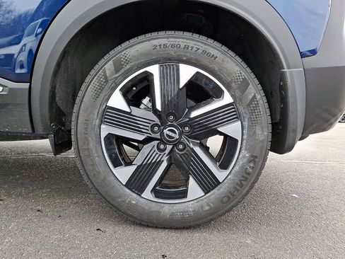 Certified 2025 Nissan Kicks SV image 11