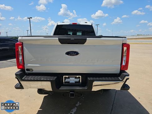 Used 2025 Ford F250 XLT AWD/4WD image 5