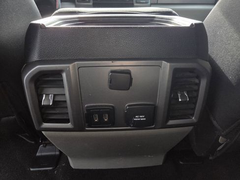 Used 2019 Ford F250 XLT w/ XLT Premium Package image 19