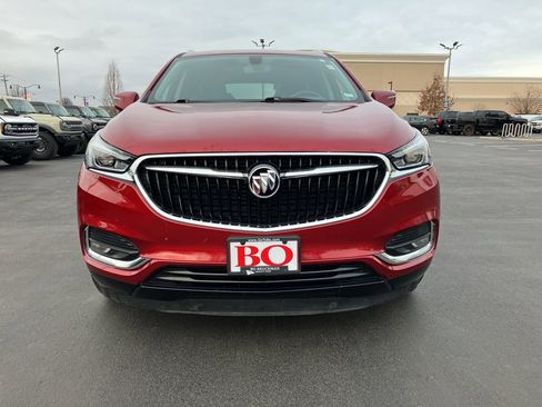 Used 2019 Buick Enclave Essence image 2