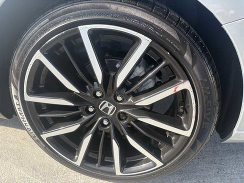 Used 2023 Honda Accord Touring image 10