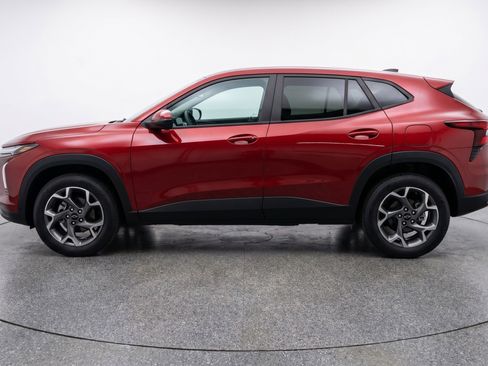 Used 2025 Chevrolet Trax LT FWD image 5