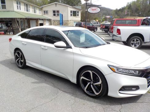 Used 2019 Honda Accord Sport image 5