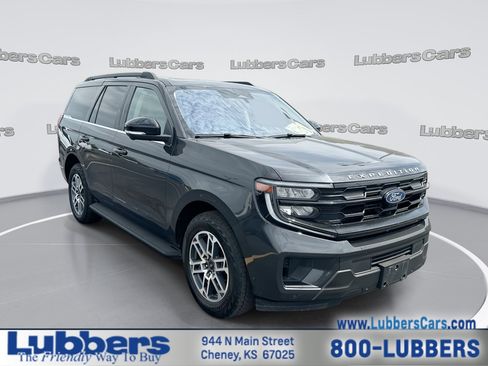 Used 2025 Ford Expedition Active AWD/4WD image 1