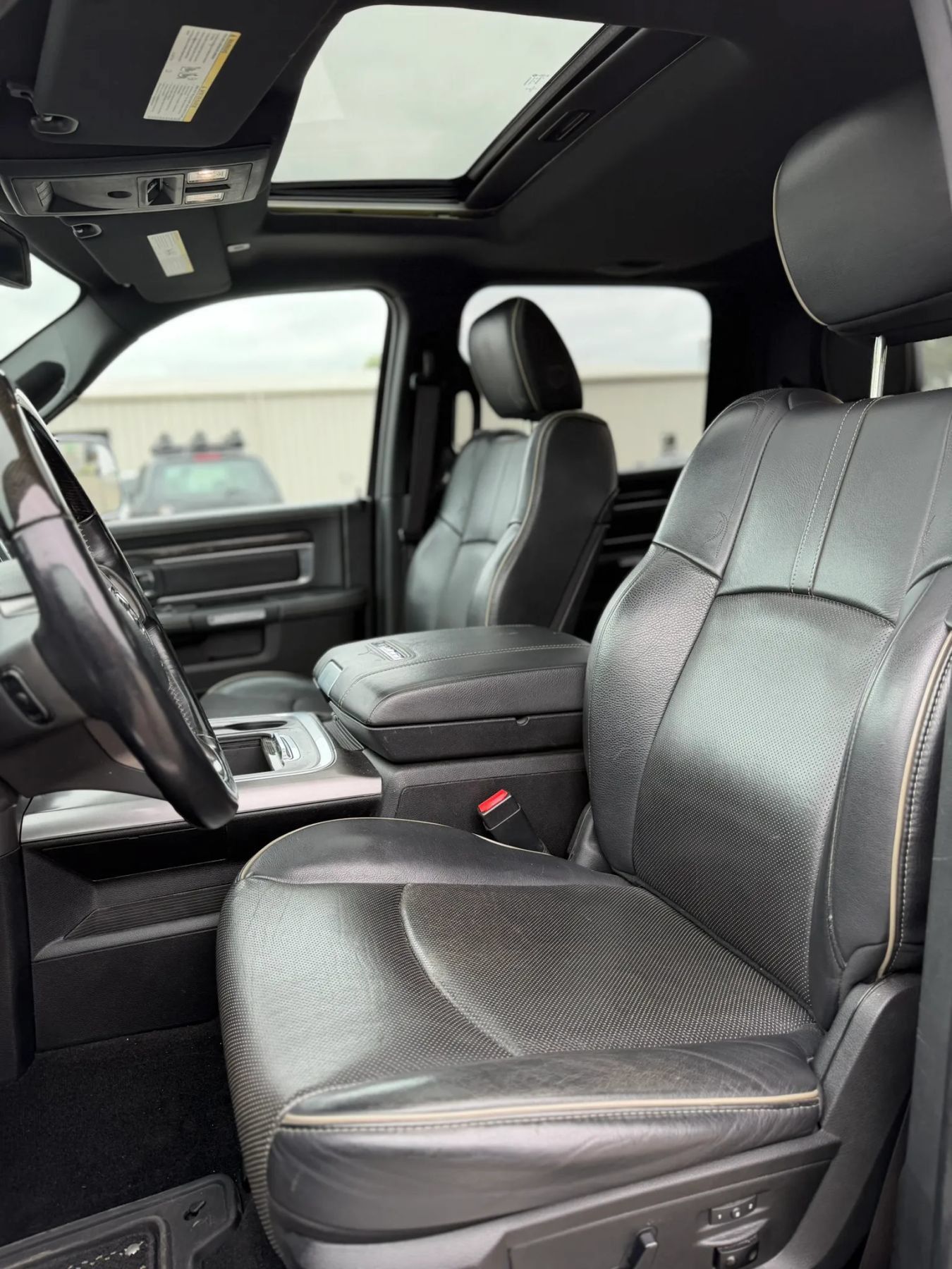 Used 2018 RAM 1500 Limited AWD/4WD image 11