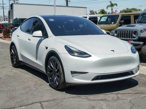 Used 2022 Tesla Model Y Performance AWD/4WD image 3