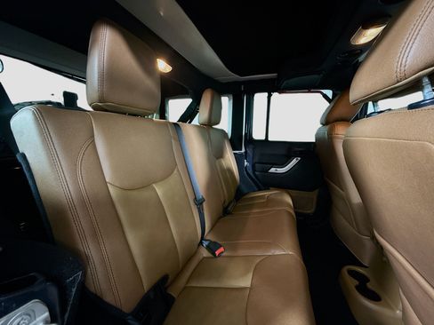 Used 2017 Jeep Wrangler Unlimited Rubicon w/ Dual Top Group image 25