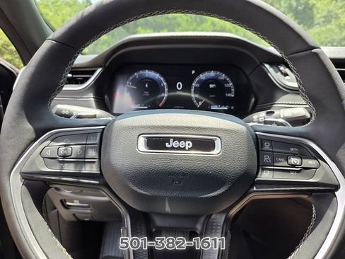 Used 2024 Jeep Grand Cherokee L Laredo RWD image 24