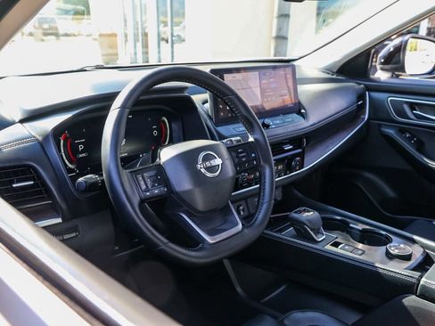 Used 2026 Nissan Rogue Platinum w/ Platinum Premium Package AWD/4WD image 14