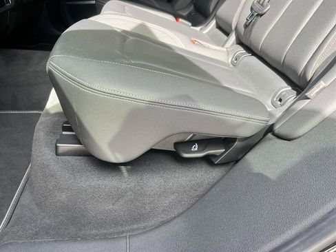 Used 2023 Audi Q8 Premium Plus w/ Premium Plus Package image 25