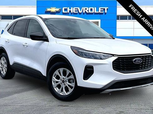 Used 2023 Ford Escape Active w/ Tech Pack #1 FWD image 1
