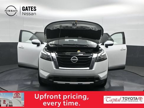 Used 2025 Nissan Pathfinder SL AWD/4WD image 58