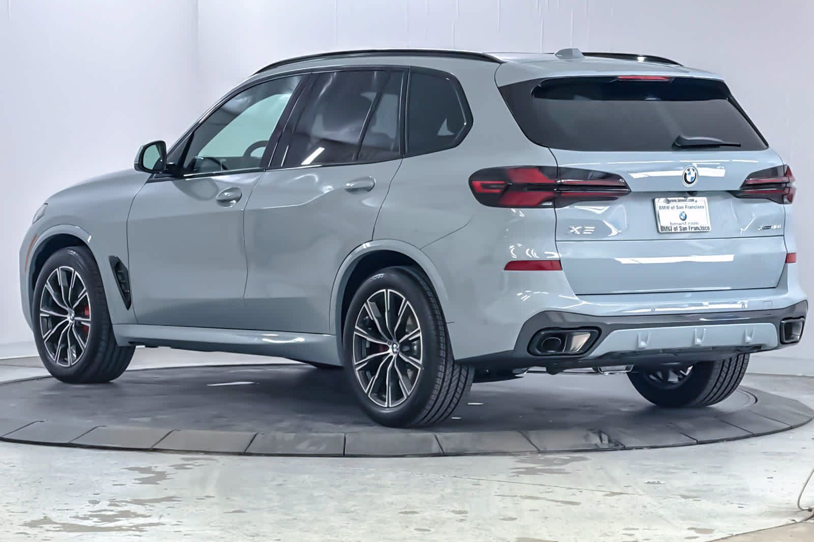 Used 2026 BMW X5 xDrive40i w/ M Sport Package AWD/4WD image 6