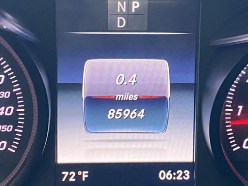 Used 2018 Mercedes-Benz GLC 300 4MATIC image 26