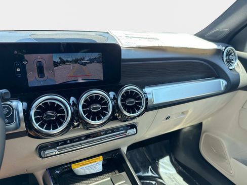 New 2026 Mercedes-Benz GLB 250 4MATIC image 25