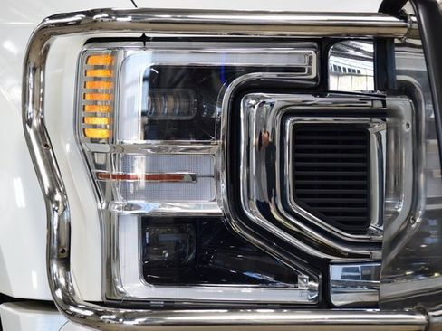 Used 2022 Ford F450 Platinum w/ FX4 Off-Road Package image 12