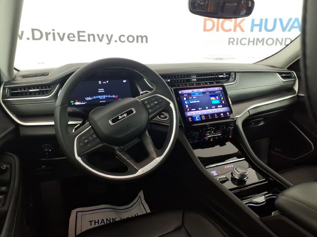 Used 2023 Jeep Grand Cherokee Limited w/ Black Appearance Package AWD/4WD image 10