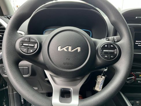 Used 2025 Kia Soul LX w/ LX Technology Package image 28