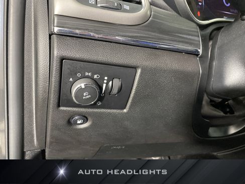 Used 2019 Jeep Grand Cherokee Limited image 24