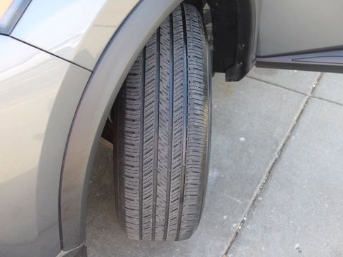 Used 2023 Nissan Rogue S image 13