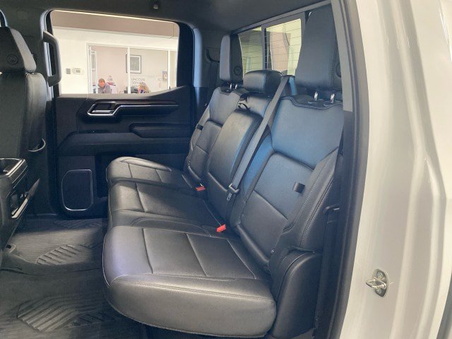Used 2024 Chevrolet Silverado 1500 LT Trail Boss w/ Convenience Package II AWD/4WD image 9