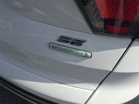 Used 2018 Ford Escape SE image 6