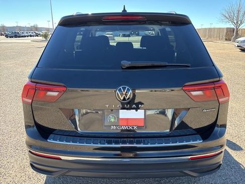 Used 2022 Volkswagen Tiguan S image 5
