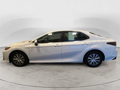 Used 2022 Toyota Camry LE FWD image 2