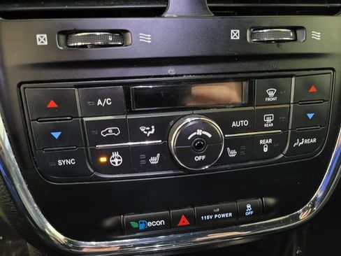 Used 2019 Dodge Grand Caravan GT image 37