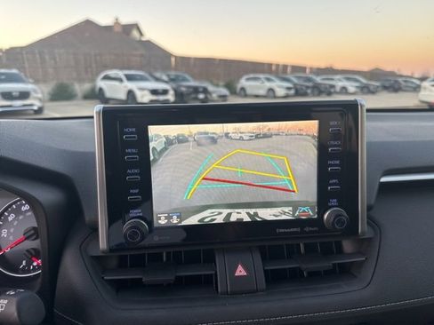 Used 2020 Toyota RAV4 XLE w/ Convenience Package image 18