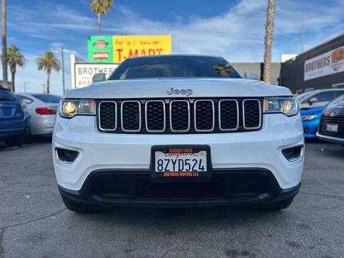 Used 2019 Jeep Grand Cherokee Laredo image 5