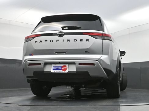 Used 2024 Nissan Pathfinder SL w/ SL Premium Package FWD image 32