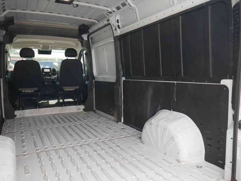 Used 2024 RAM ProMaster 2500 w/ Convenience Group FWD image 15