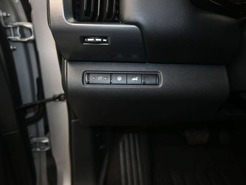Certified 2025 Nissan Pathfinder SL FWD image 12