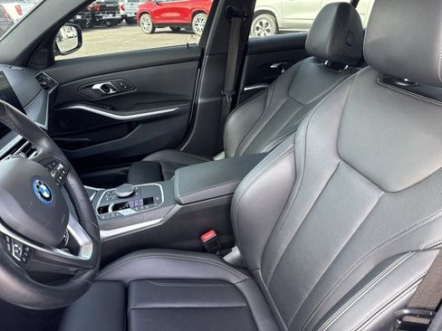 Used 2024 BMW 330e image 5